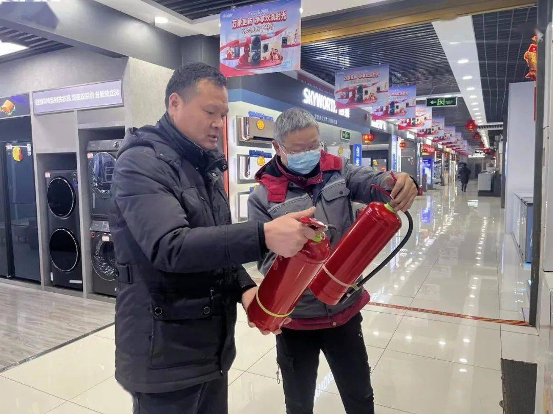 全国两会进行时筑牢安全“防火墙”(图5)