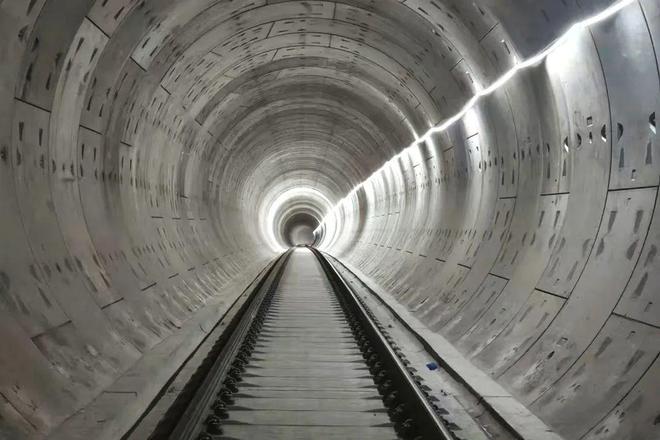 武汉地铁12号线：穿高校越铁路克服地下重重风险！(图3)