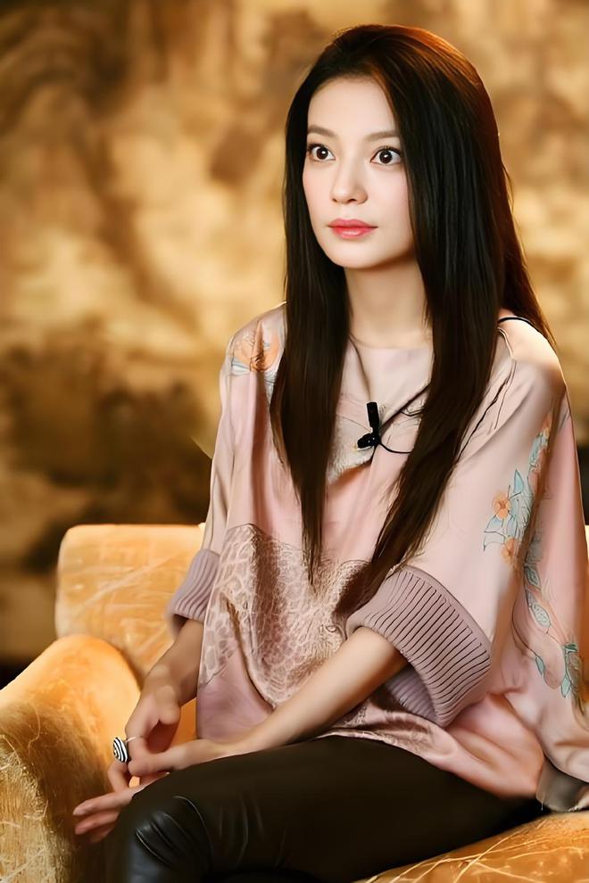 赵薇女儿的5张照片曝光！这位漂亮的小公主笑容背后有眼泪(图7)
