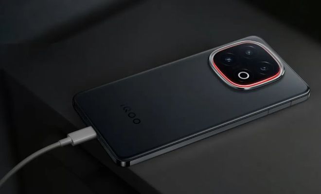 iQOO14曝光:采用双直屏机型方案Pro版定位2K直屏全能旗舰(图4)