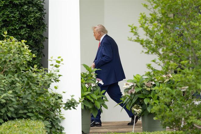美国被中国反超！全球好感度中国高达88美国-15(图1)