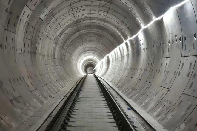 武汉地铁12号线:穿高校越铁路克服地下重重风险!(图3)