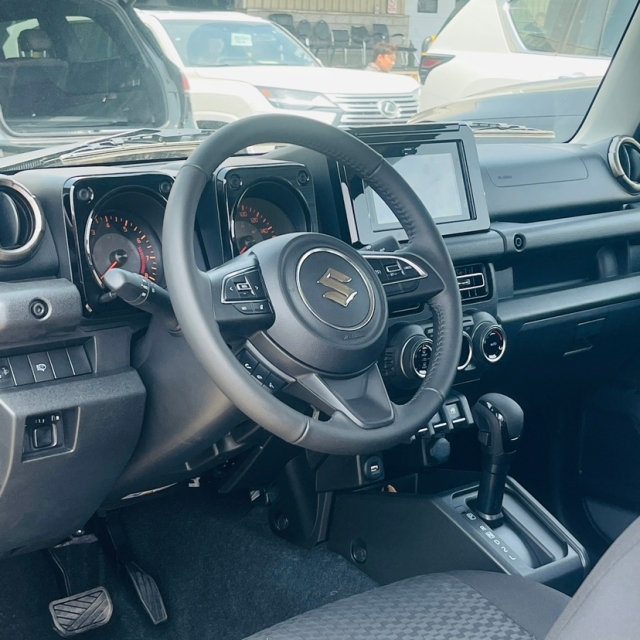 2025款铃木吉姆尼自动三门顶配强悍而精致的纯硬派越野小SUV(图6)